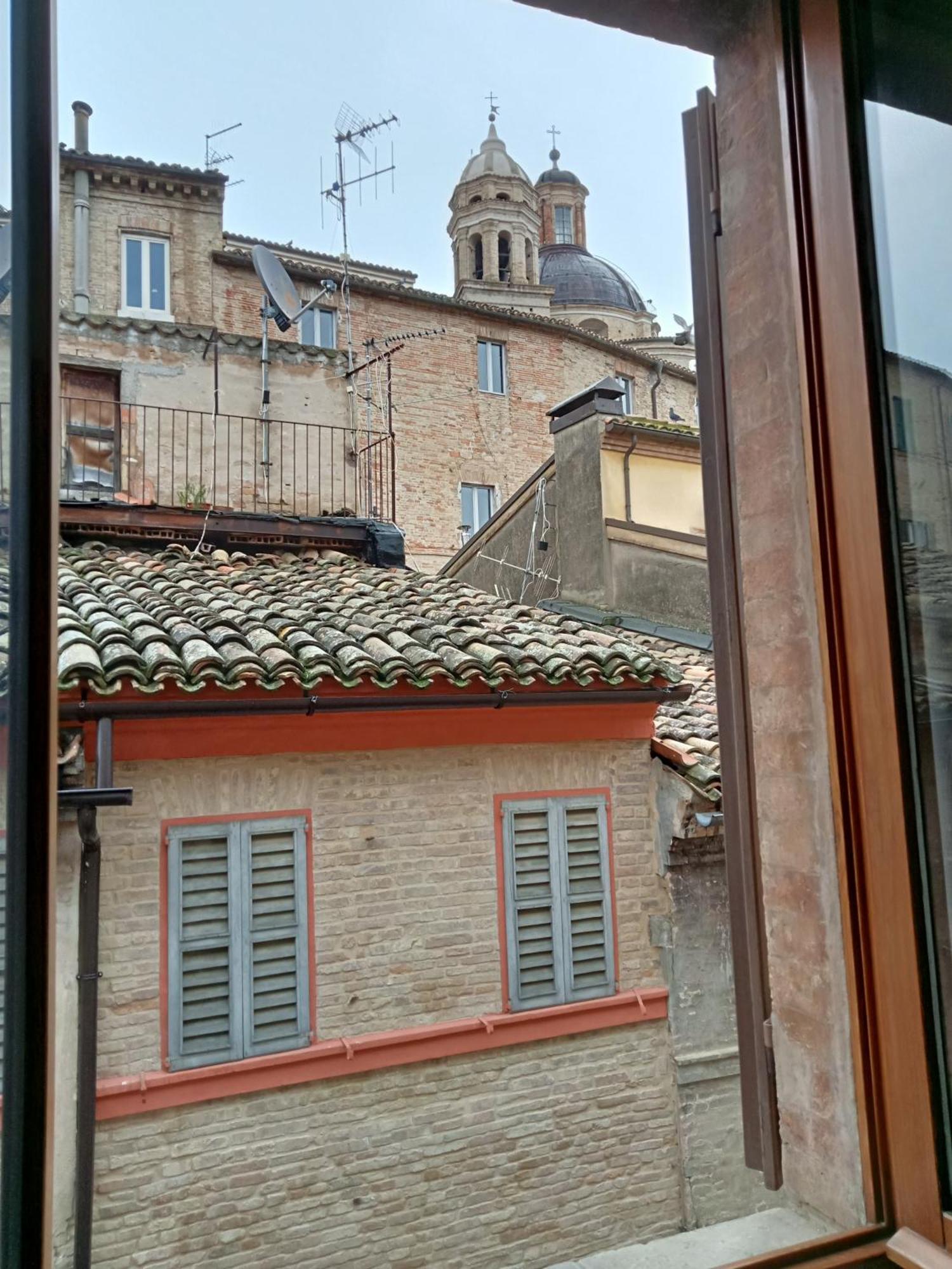 Camere Via Crispi Centro Storico Macerata Eksteriør bilde